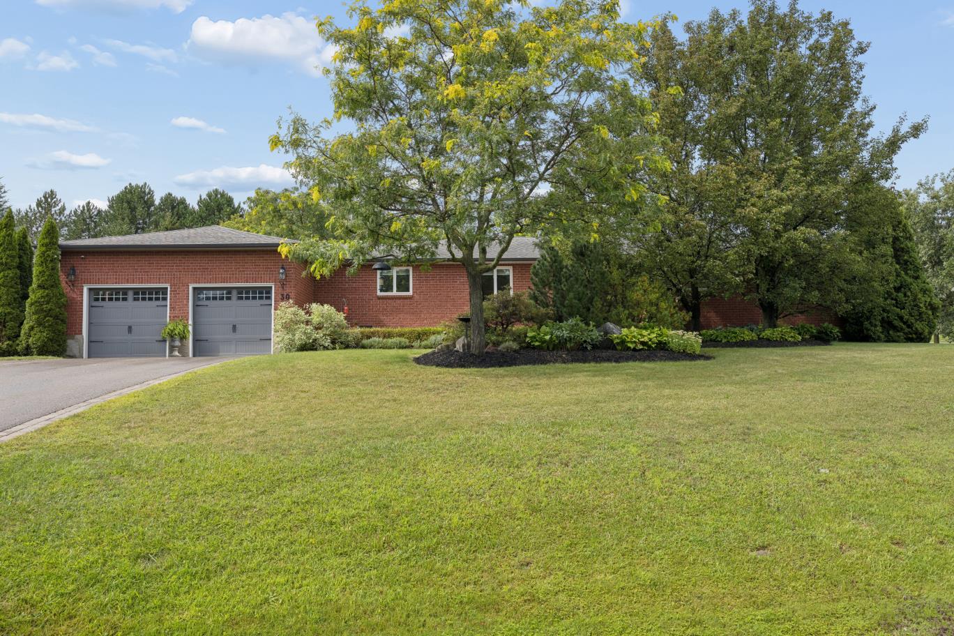 Preview of the 30 Potters Lane HouseDrop listing website
